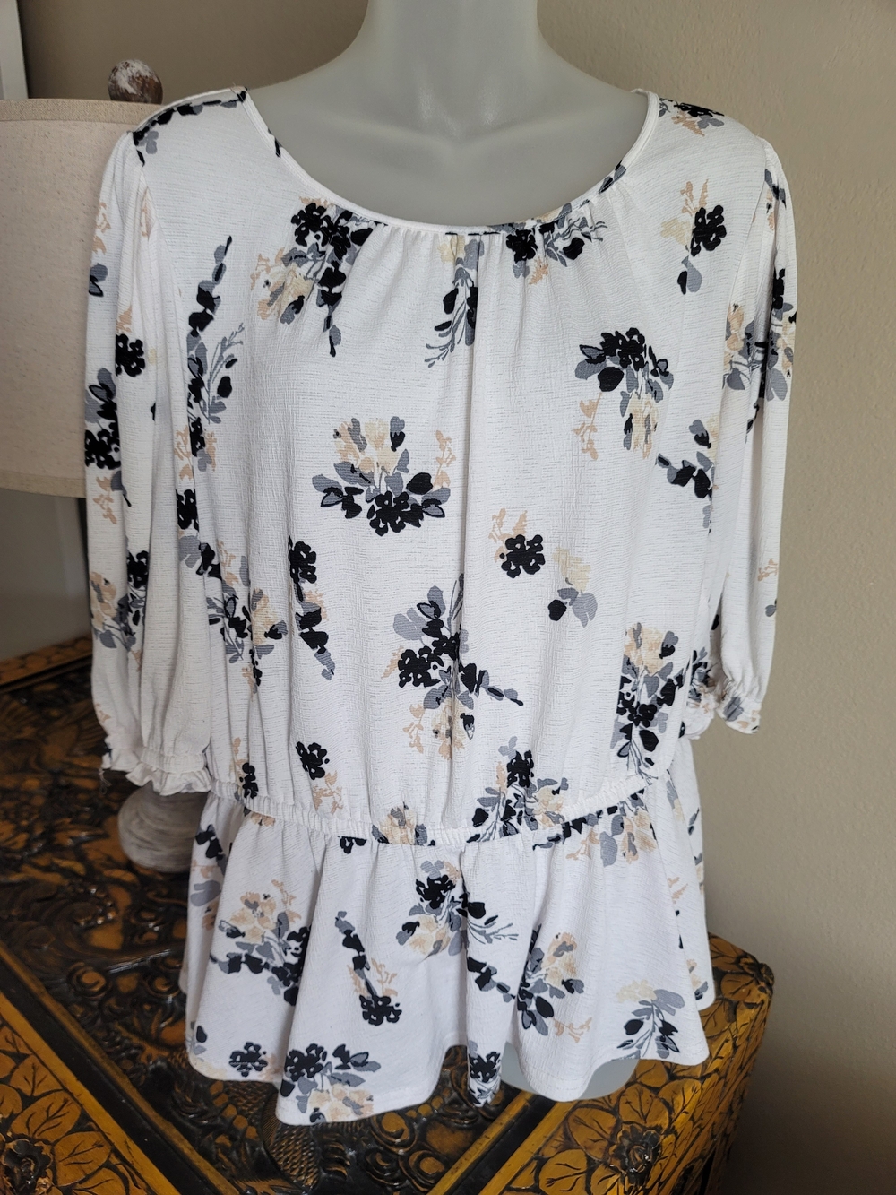 MELLODAY White Floral Peplum Blouse with Black and Tan Accents